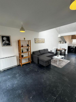 Victoria Street View Flat in Edinburgh EB10